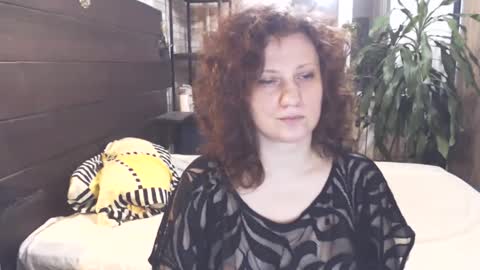 Snapshot of cutemoan chatting on 02.06.25 Rita online show from 02.06.25