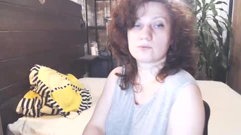 Snapshot of cutemoan chatting on 02.26.25 Rita online show from 02.26.25