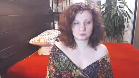 Snapshot of cutemoan chatting on 09.12.25 Rita online show from 09.12.25