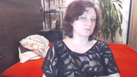 Snapshot of cutemoan chatting on 04.18.26 Rita online show from 04.18.26