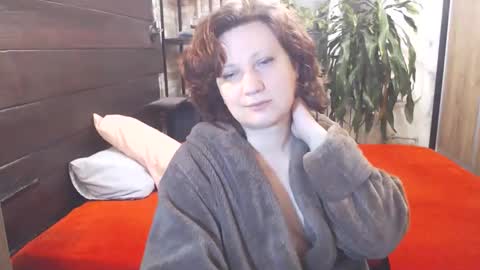 Snapshot of cutemoan chatting on 05.02.26 Rita online show from 05.02.26
