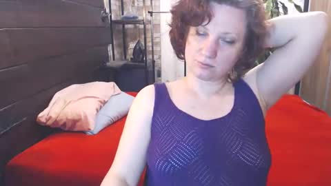 Snapshot of cutemoan chatting on 05.15.26 Rita online show from 05.15.26