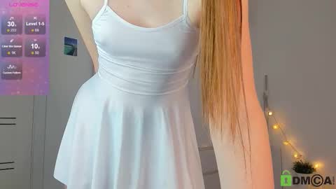 Snapshot of cutenessnicole chatting on 09.17.25 cutenessnicole online show from 09.17.25