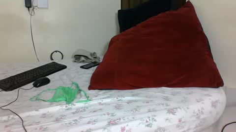 Snapshot of cutesexyblackass chatting on 03.08.25 Nelly online show from 03.08.25