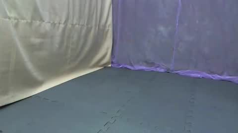 cutetinyasian143_ online show from 10.15.25