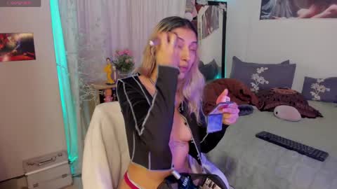 Snapshot of cuteweed420 chatting on 05.27.26 cuteweed420 online show from 05.27.26