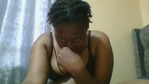 Snapshot of cutezarina chatting on 05.18.26 cutezarina online show from 05.18.26