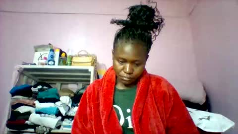 Snapshot of cutezola chatting on 09.21.25 cutezola online show from 09.21.25