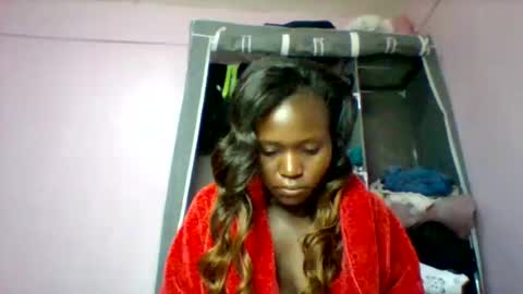 Snapshot of cutezola chatting on 10.09.25 cutezola online show from 10.09.25