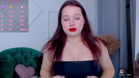 Snapshot of cutie__cutiee_ chatting on 09.28.25 Nika online show from 09.28.25