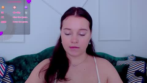 Snapshot of cutie__cutiee_ chatting on 10.04.25 Nika online show from 10.04.25
