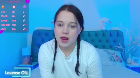 Snapshot of cutie__cutiee_ chatting on 10.09.25 Nika online show from 10.09.25