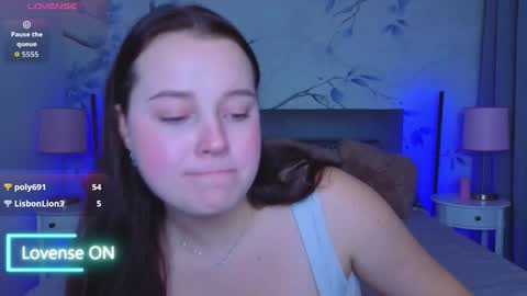 Snapshot of cutie__cutiee_ chatting on 10.10.25 Nika online show from 10.10.25