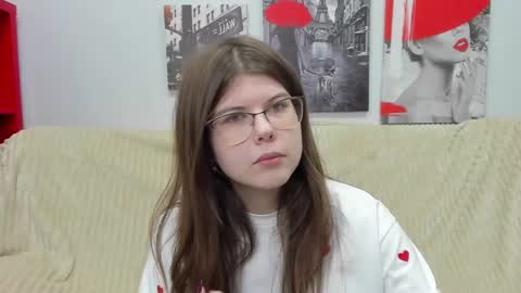 Snapshot of cutie_lory chatting on 02.15.25 cutie_lory online show from 02.15.25