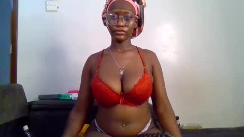 Snapshot of cutie_pumpkin_ chatting on 03.12.26 CUTIE online show from 03.12.26