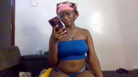 Snapshot of cutie_pumpkin_ chatting on 03.18.26 CUTIE online show from 03.18.26