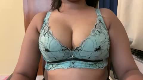 Snapshot of cutie_ruhi chatting on 06.06.26 Ruhii online show from 06.06.26
