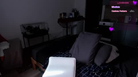 Snapshot of cutie_sensei chatting on 04.21.26 Kira online show from 04.21.26