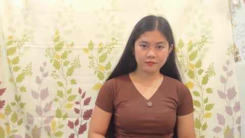 Snapshot of cutieasiantreasure chatting on 01.03.25 pinaybeauty online show from 01.03.25