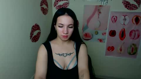 Snapshot of cutielady_ chatting on 10.11.25 Emma online show from 10.11.25