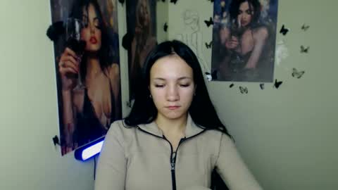 Snapshot of cutielady_ chatting on 10.24.25 Emma online show from 10.24.25