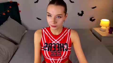 Vivienne online show from 10.26.25