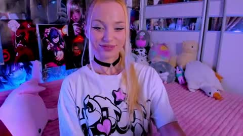 Snapshot of cuttie_ponyy chatting on 07.06.26 Nora online show from 07.06.26