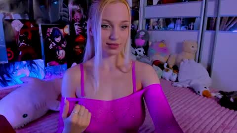 Snapshot of cuttie_ponyy chatting on 07.20.26 Nora online show from 07.20.26