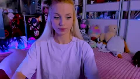 Snapshot of cuttie_ponyy chatting on 07.25.26 Nora online show from 07.25.26