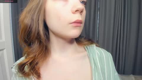 Snapshot of cuty_petite chatting on 06.15.26 Anne online show from 06.15.26