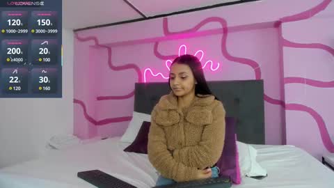 Snapshot of cyan_black chatting on 02.11.25 Cyan online show from 02.11.25