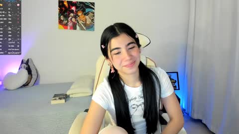 Snapshot of cyber_lizz chatting on 12.12.24 Liz online show from 12.12.24