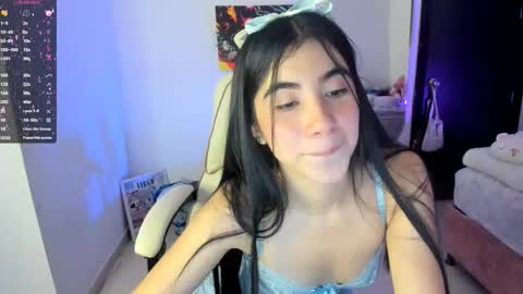 Snapshot of cyber_lizz chatting on 10.10.25 Liz online show from 10.10.25