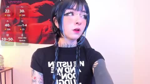 Snapshot of cyberia____________________ chatting on 11.26.25 cel I am independent Help me reach 200 thumbs up uwu online show from 11.26.25