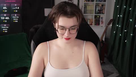 Snapshot of cybersamuraii chatting on 01.04.25 Helen Blossom online show from 01.04.25