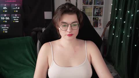 Snapshot of cybersamuraii chatting on 01.10.25 Helen Blossom online show from 01.10.25