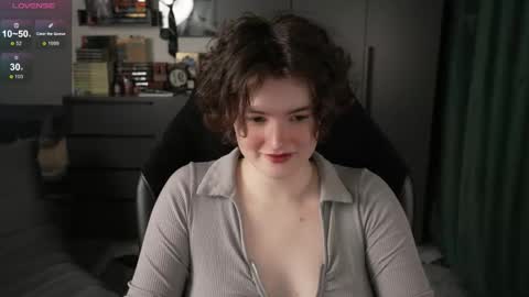 Snapshot of cybersamuraii chatting on 04.17.26 Helen Blossom online show from 04.17.26