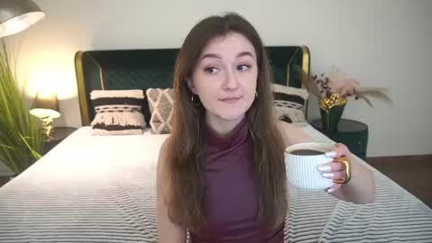 Snapshot of cyrenaluxe chatting on 07.13.26 Cyrena online show from 07.13.26