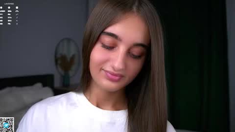 Isabella online show from 11.08.25