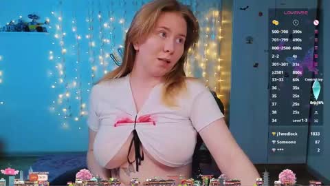 Snapshot of d0nna_ chatting on 04.22.26 Donna online show from 04.22.26