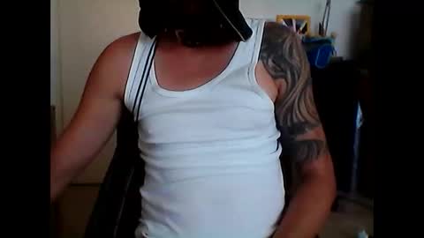 Snapshot of d3rh3ld chatting on 09.19.25 d3rh3ld online show from 09.19.25