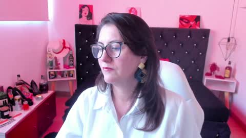 Snapshot of d_martii chatting on 01.21.25 Mia online show from 01.21.25