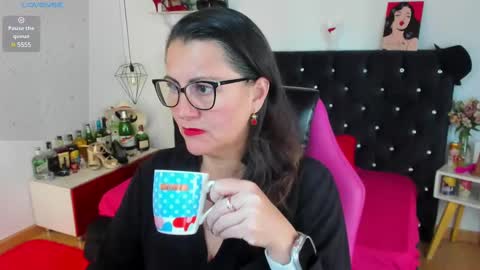 Snapshot of d_martii chatting on 03.10.25 Mia online show from 03.10.25