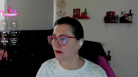 Snapshot of d_martii chatting on 09.19.25 Mia online show from 09.19.25