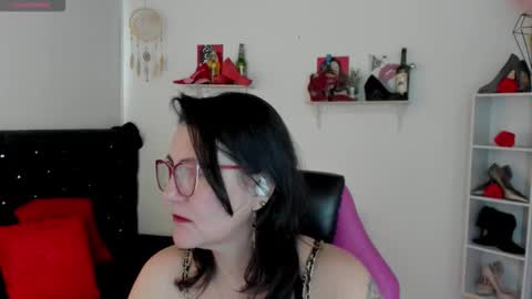 Snapshot of d_martii chatting on 09.20.25 Mia online show from 09.20.25