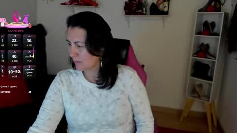 Snapshot of d_martii chatting on 09.20.25 Mia online show from 09.20.25