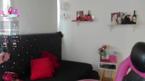 Snapshot of d_martii chatting on 09.23.25 Mia online show from 09.23.25