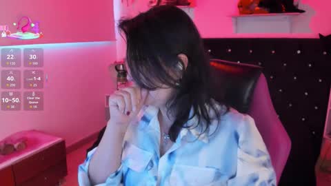 Snapshot of d_martii chatting on 09.30.25 Mia online show from 09.30.25