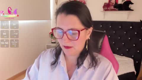 Snapshot of d_martii chatting on 10.06.25 Mia online show from 10.06.25