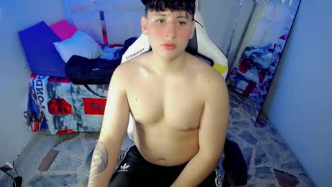 Snapshot of d_moneyy_ chatting on 12.21.25 teddy online show from 12.21.25